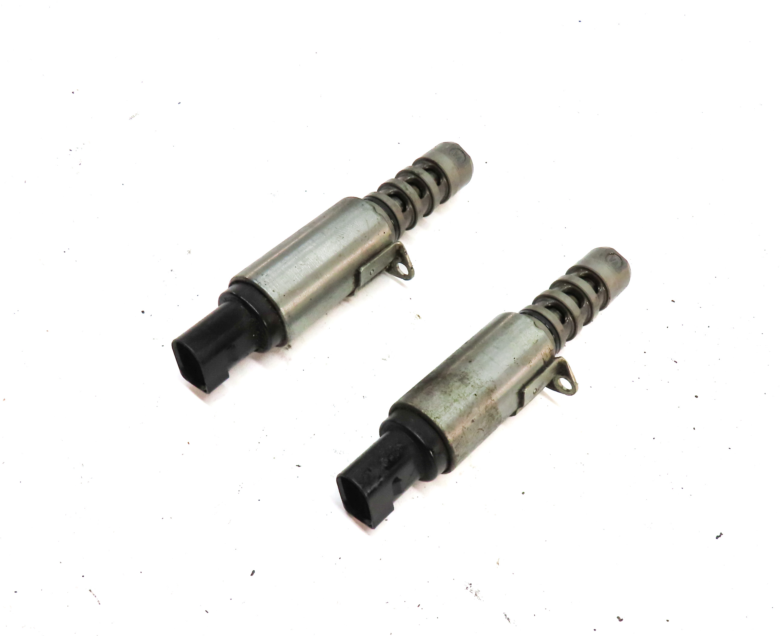2009 AUDI S5 (B8 8T) 4.2L (CAUA) ENGINE VVT VARIABLE VALVE TIMING SOLENOID SET/2 — exact item pictured